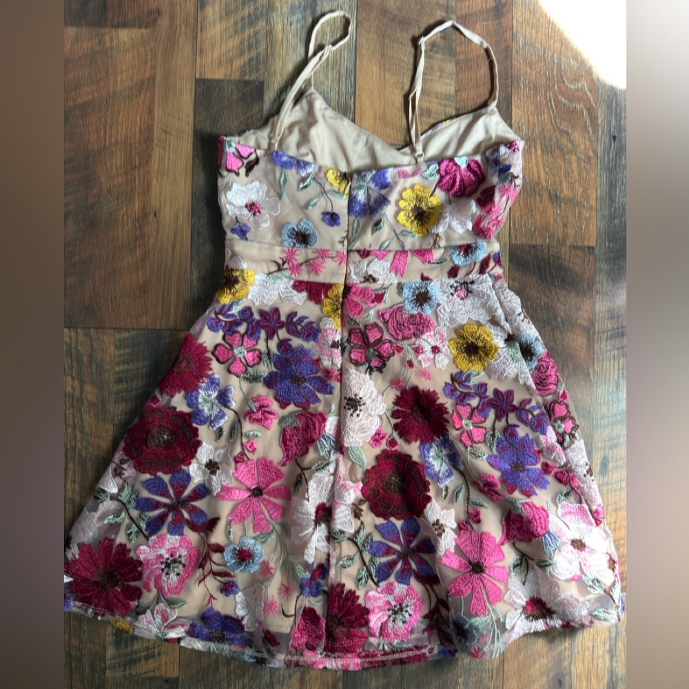 Lulus Garden Grandeur Dress Beige Floral Embroidered A-Line Mini Size small s - Picture 8 of 13